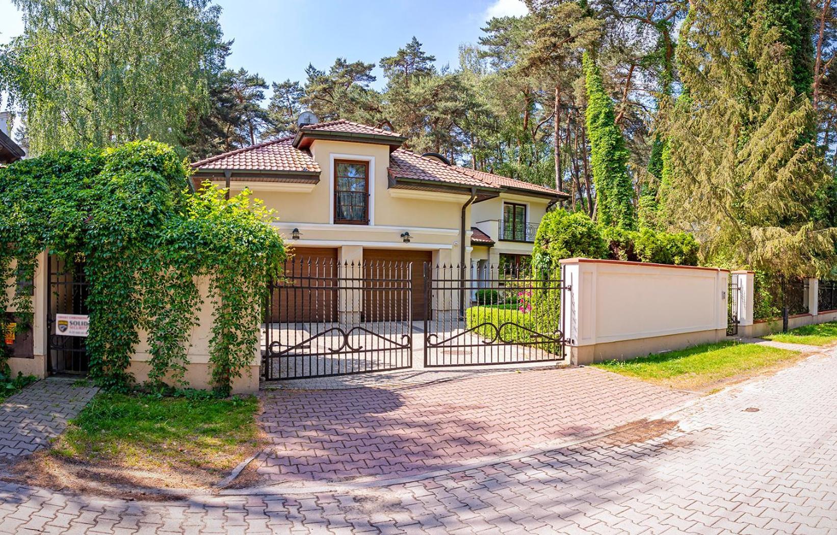 Luxury Villa Indoor Pool Warsaw Magdalenka ภายนอก รูปภาพ